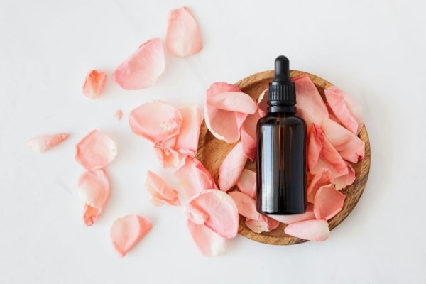 skincare ingredient serum bottle with dropper